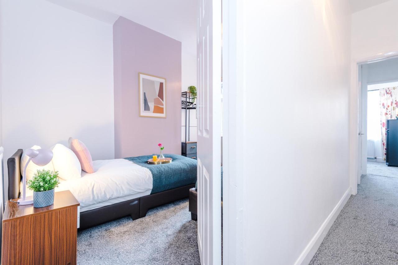 Harley House - Spacious Home With Free Netflix & Parking By Rocketbnb Coventry Exterior photo