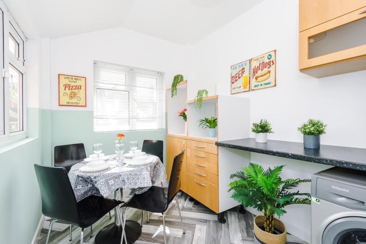 Harley House - Spacious Home With Free Netflix & Parking By Rocketbnb Coventry Exterior photo