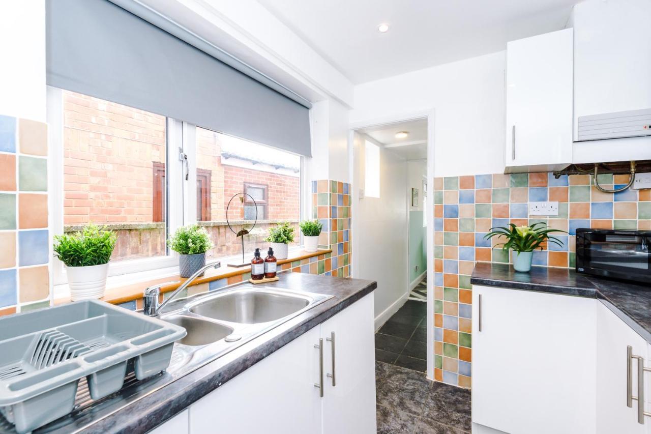 Harley House - Spacious Home With Free Netflix & Parking By Rocketbnb Coventry Exterior photo